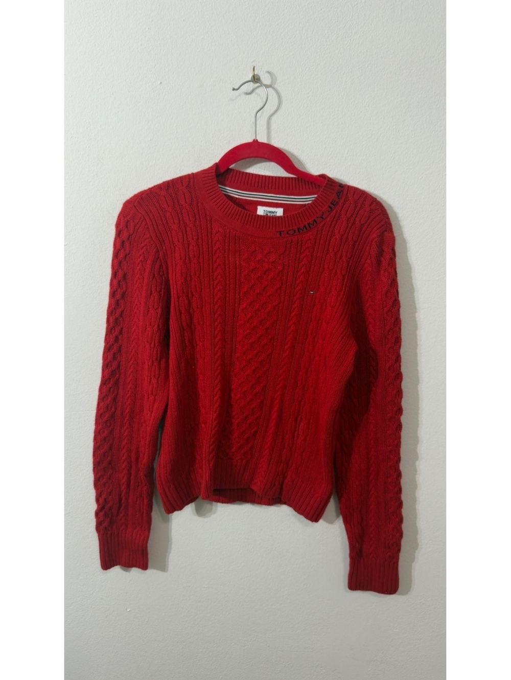 Tommy Hilfiger women’s Cable Knit Crew Neck Pullover Sweater Solid Red
